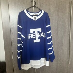 ❗️Toronto Maple Leafs Jersey Size 50 (M)❗️